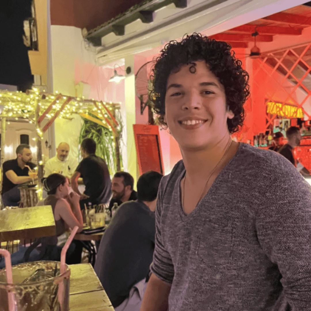 Alejandro Cabrera Alejandro Cabrera